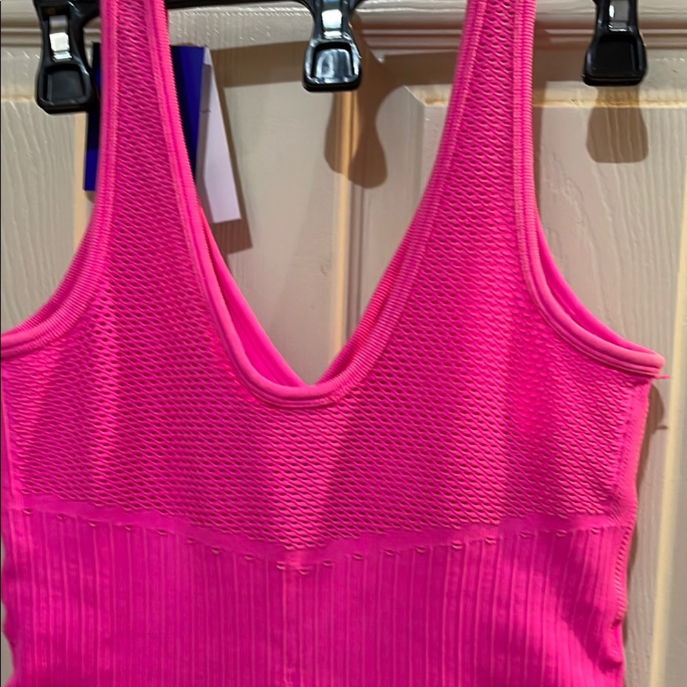 🆕Bright Pink JoyLab Sleeveless V-Neck 
 Romper with compression Size L - Picture 9 of 12